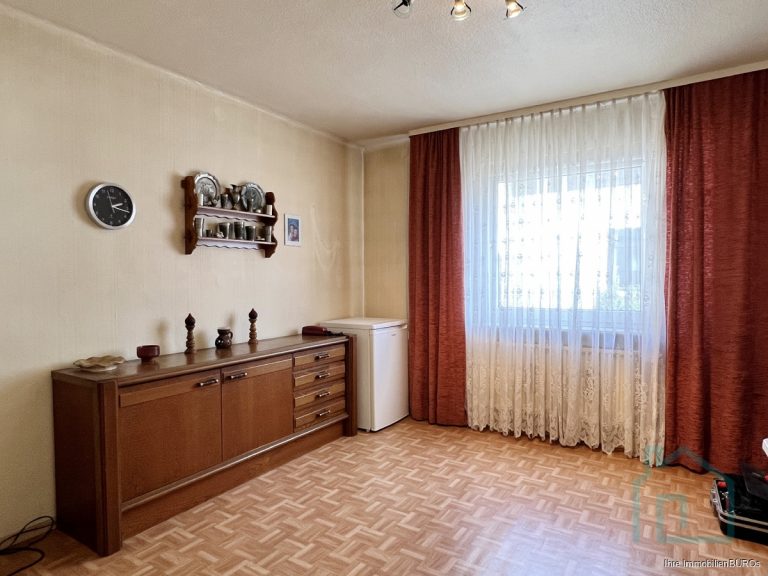 Schlaf- oder Arbeitszimmer im Erdgeschoss