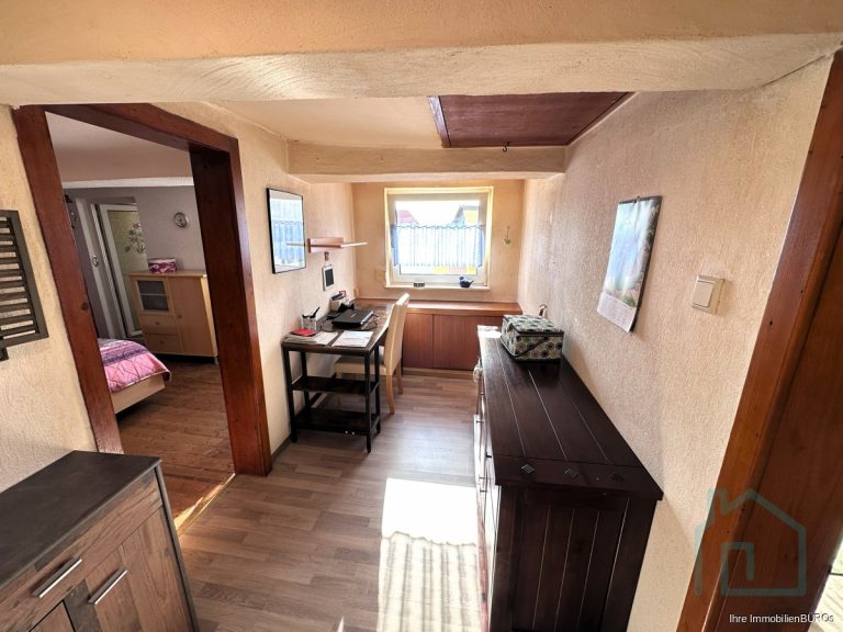 Durchgangszimmer DG