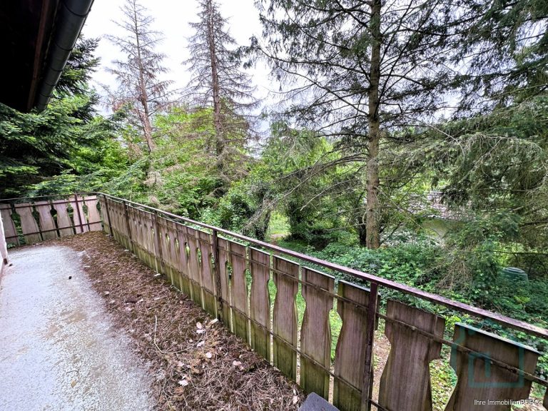 Balkon mit Blick auf Haus 1