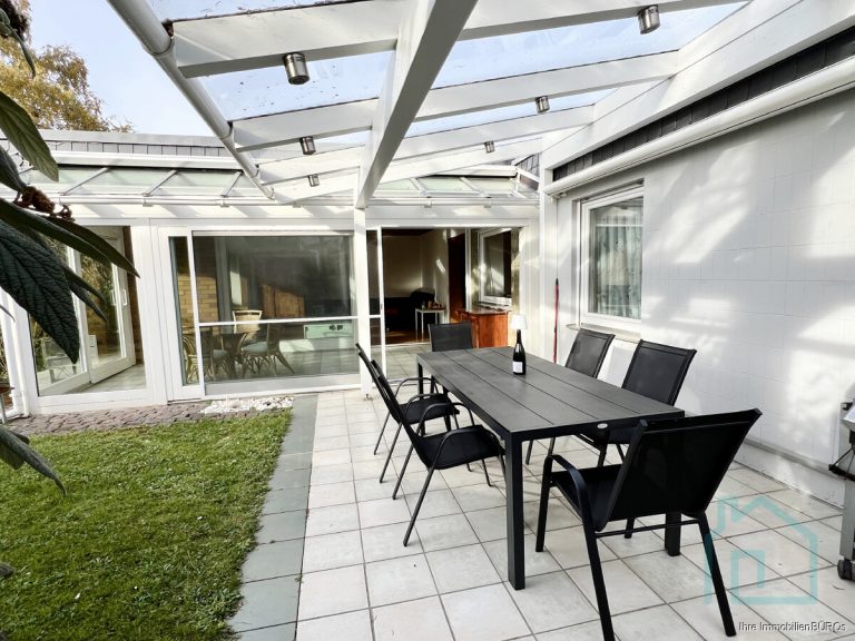 überdachte Terrasse