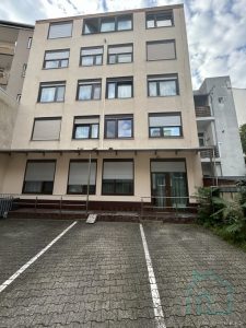 Parkplatz im Hinterhof