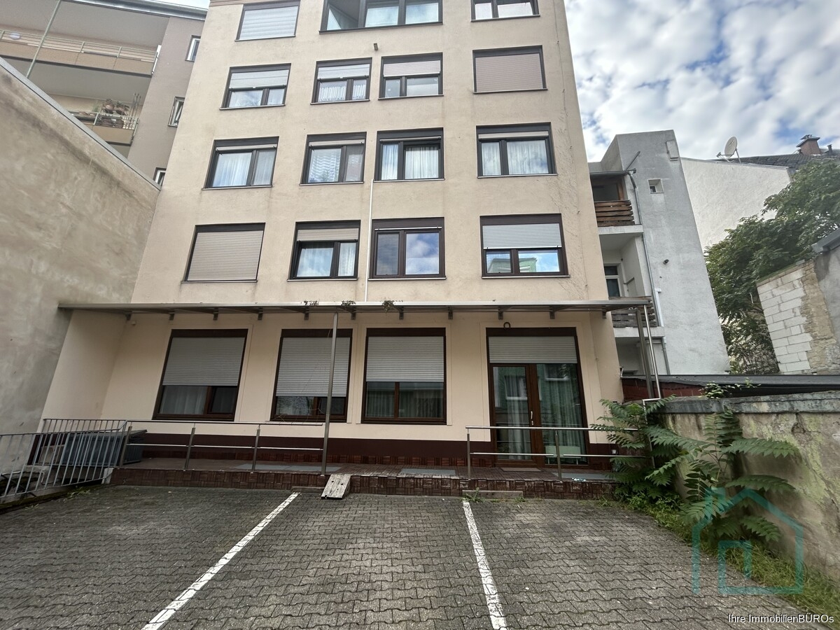 Parkplatz im Hinterhof