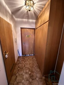 Eingangsbereich mit Einbauschrank