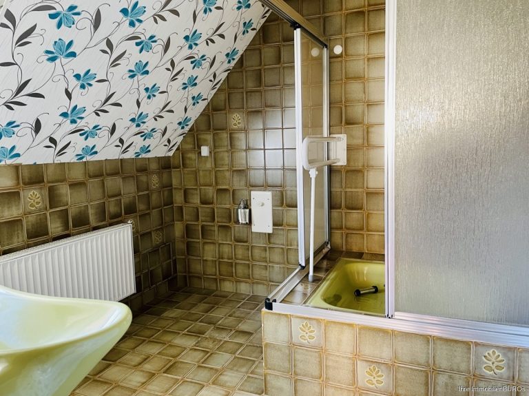 Bad mit Dusche