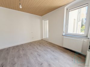 Durchgangszimmer von der Küche  zum Bad