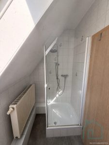 Badezimmer bearbeitete mit KI
