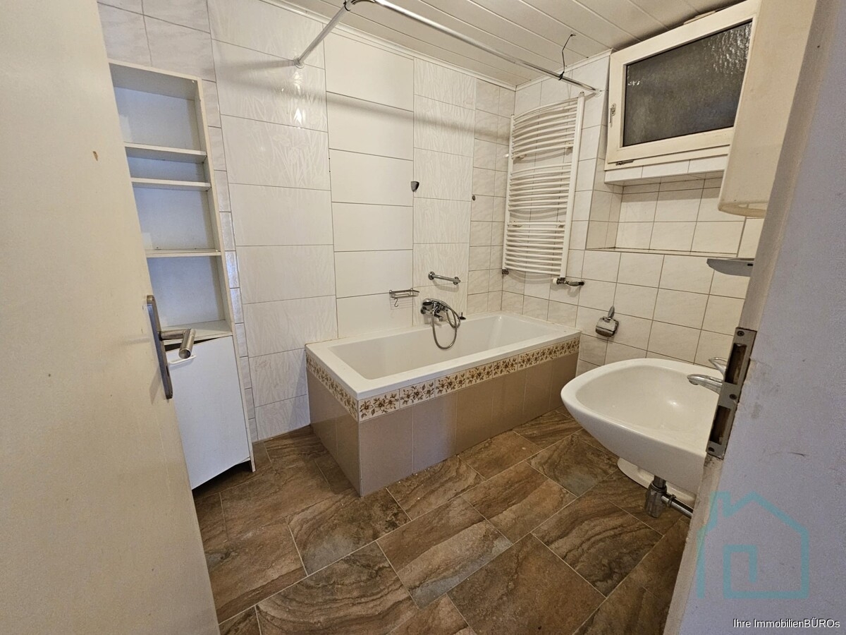Badezimmer Wohnung 1 UG