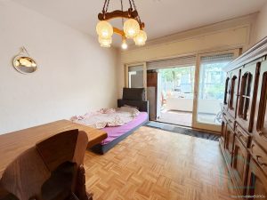mit Ausgang zum Garten