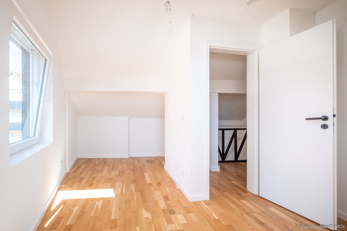 Schlafzimmer 1 DG