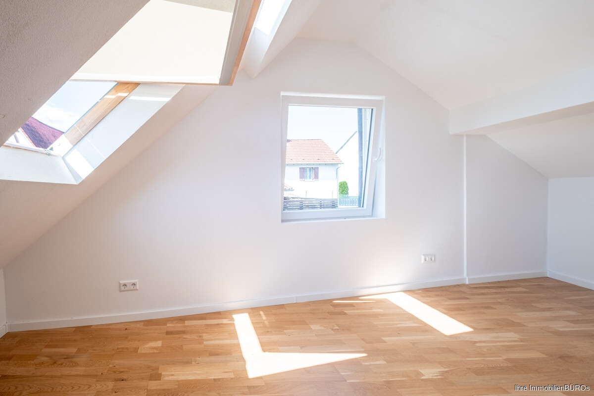 Schlafzimmer 1 DG