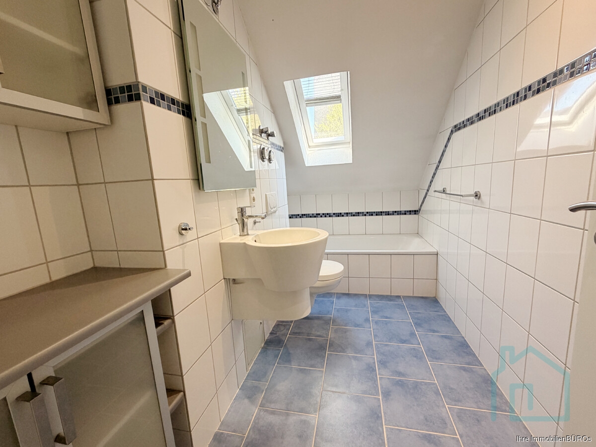 Bad mit Wanne