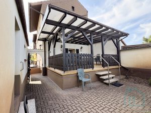 Terrasse vom Garten aus