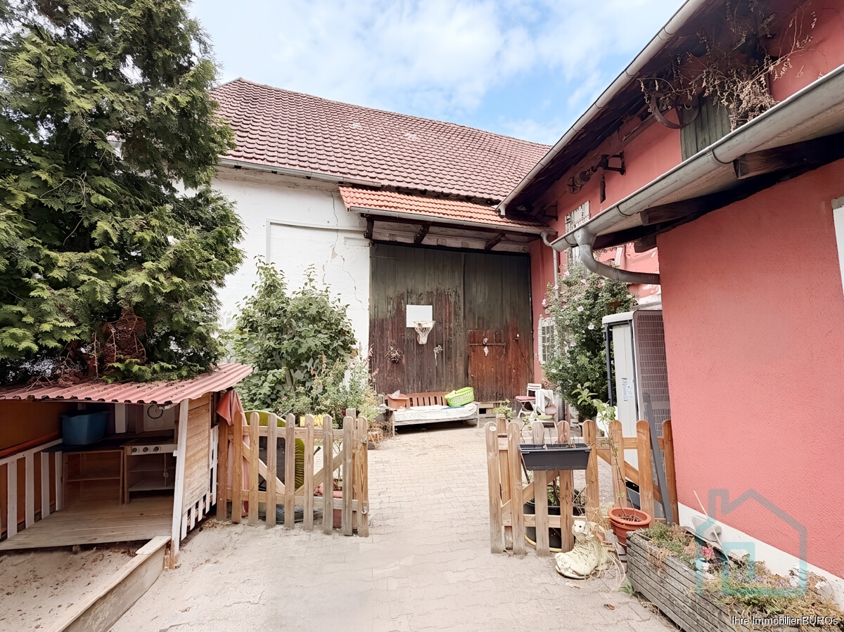 Hof und Scheune